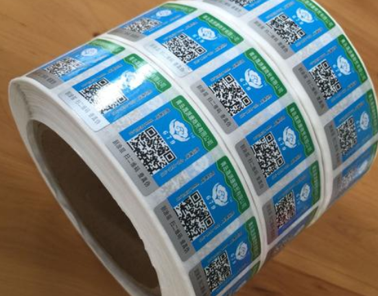 防偽標(biāo)簽制作，選擇平貼瓶貼標(biāo)簽還是卷筒標(biāo)簽